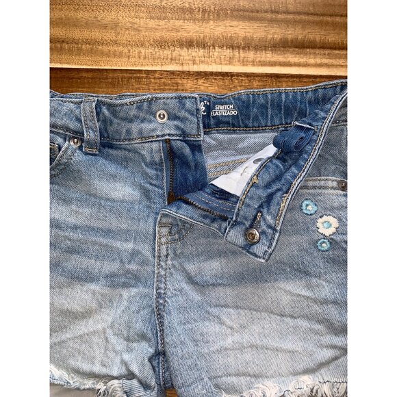 Cat & Jack Girls Distressed Denim Blue Shorts w/ Embroidered Flowers Medium - Picture 5 of 12